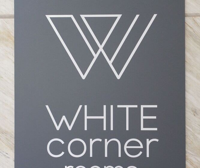تختخواب و صبحانه White Corner