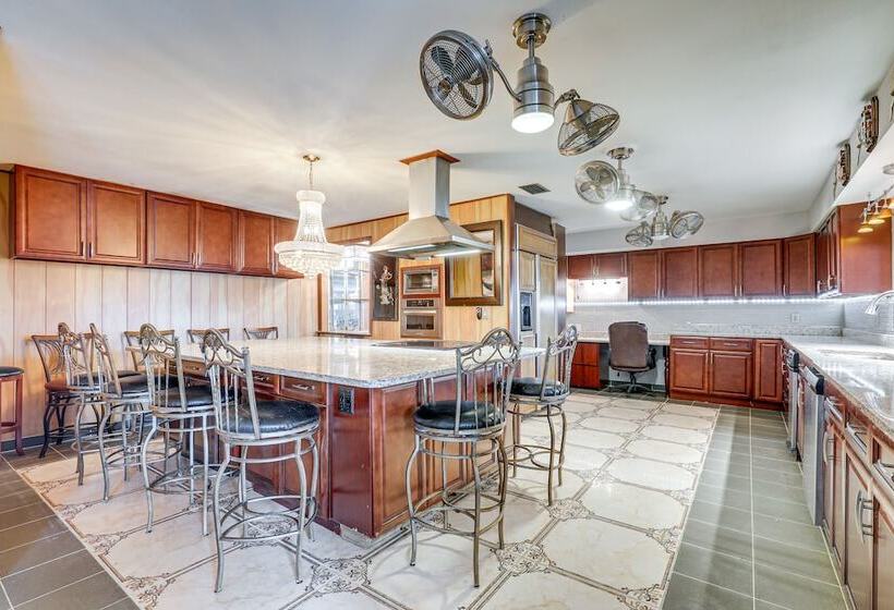 Canal Front Ruskin Home W/ Private Hot Tub & Dock!