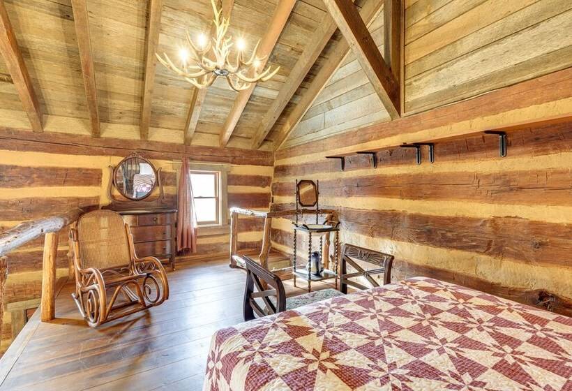 Historic Jonesborough Cabin W/ Fire Pit & Grill!