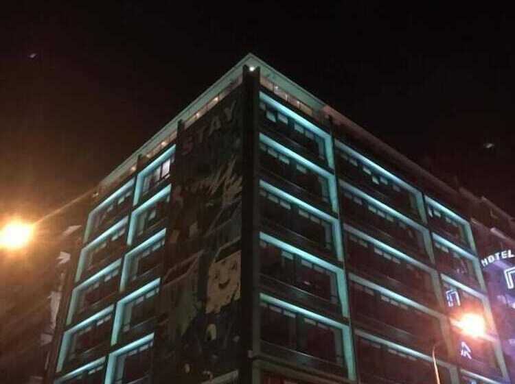 هتل Stay Hybrid Hostel