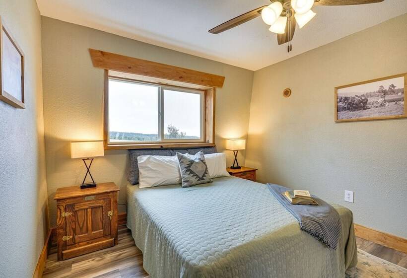 Idyllic Rye Cabin: Deck W/ Mountain Views!