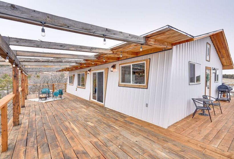 Idyllic Rye Cabin: Deck W/ Mountain Views!