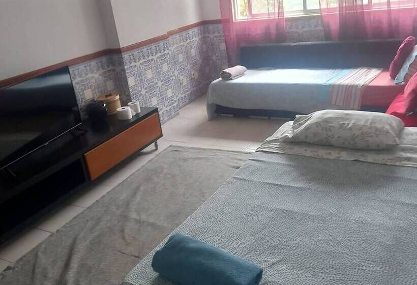 膳宿费 Room In Apartment   Superior Room 3 In Sintra Massamá Next To Train Station