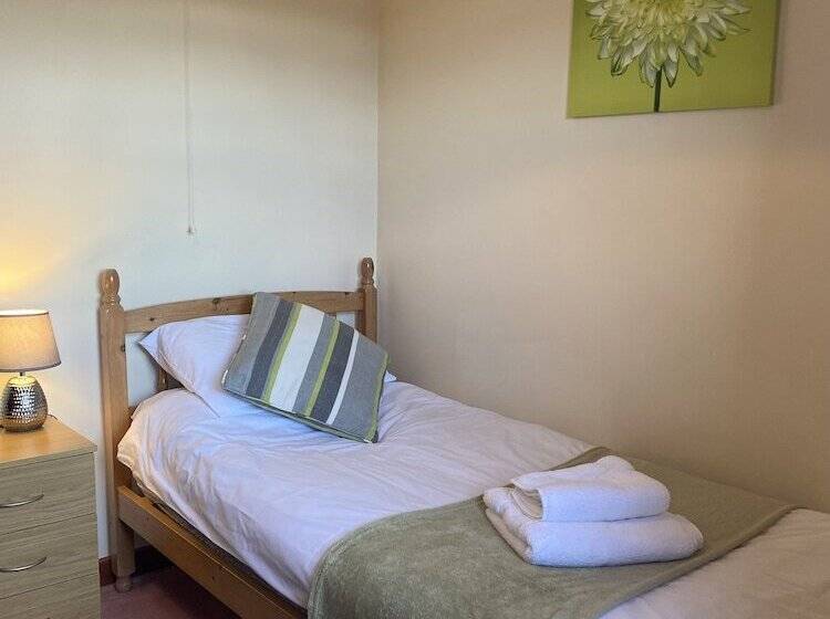 Резиденция Brecon Beacons Luxury 7 Bed House With Hottub