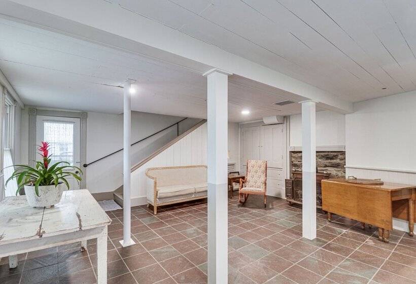 Restored Virginia Victorian: 10 Mi To Harrisonburg