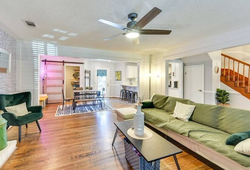 Savannah Home: Close To Bike Trails & Beaches!