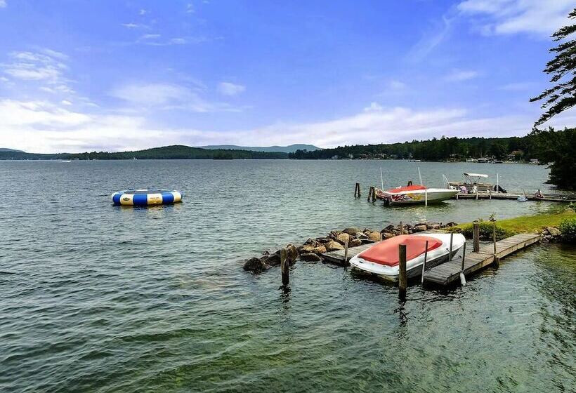 Winni Lakefront Cabin