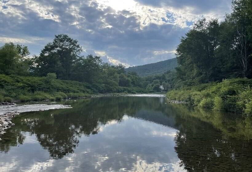 צימר Mad River Inn