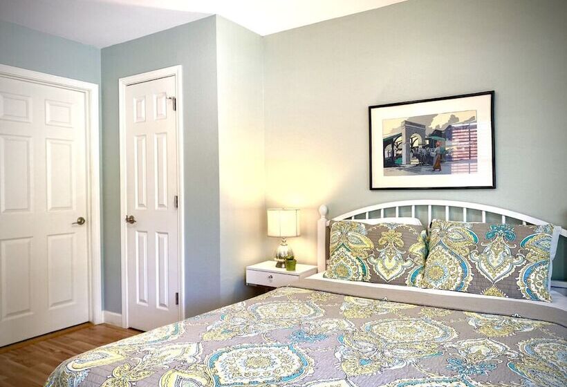 هتل Mount Sequoyah Center