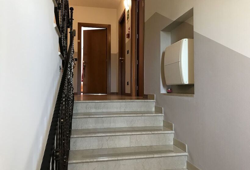 ホテル Albergo Quattro Pini