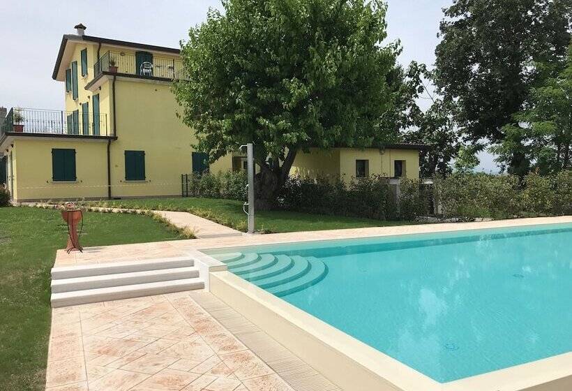 ホテル Albergo Quattro Pini