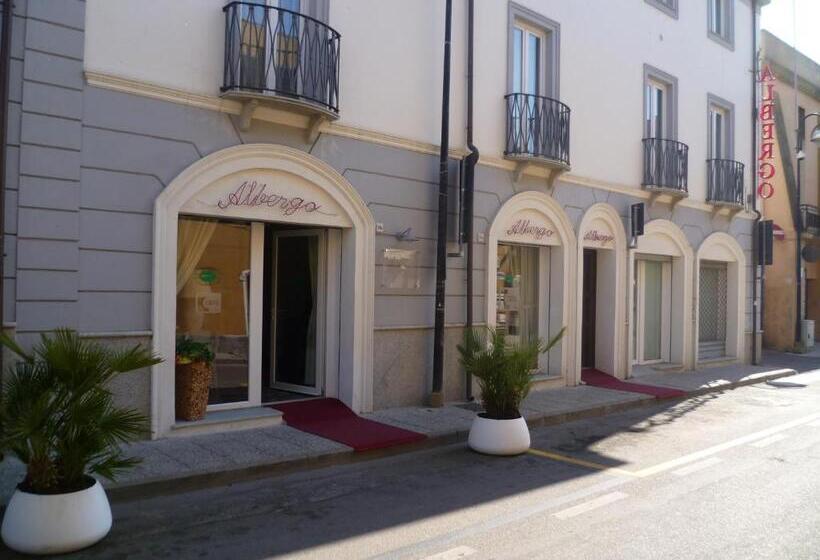 فندق Albergo Residenziale La Corte