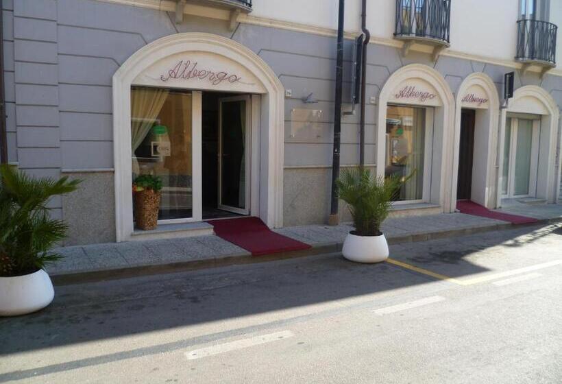فندق Albergo Residenziale La Corte