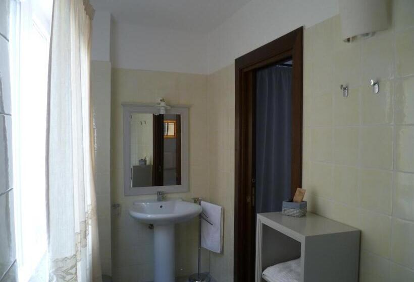 فندق Albergo Residenziale La Corte