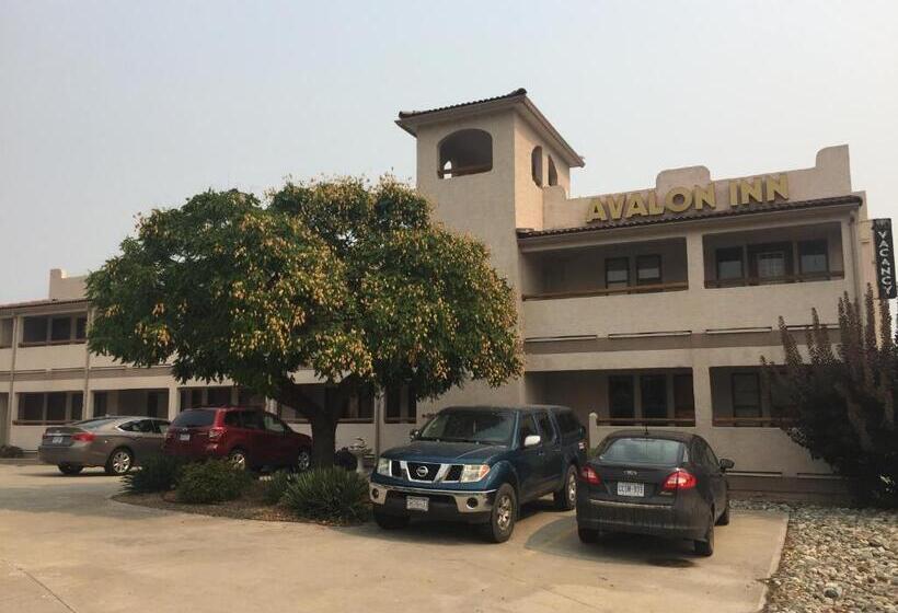 בית מלון כפרי Avalon Inn