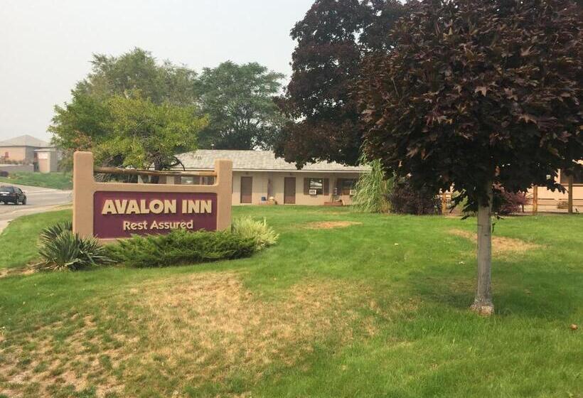 בית מלון כפרי Avalon Inn