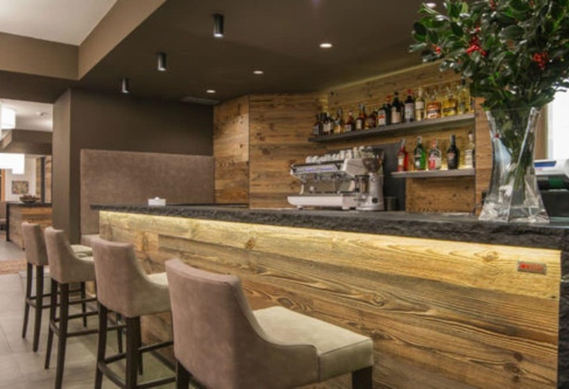 هتل Garni Caminetto