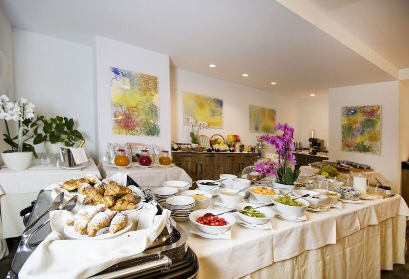 هتل Garni Caminetto