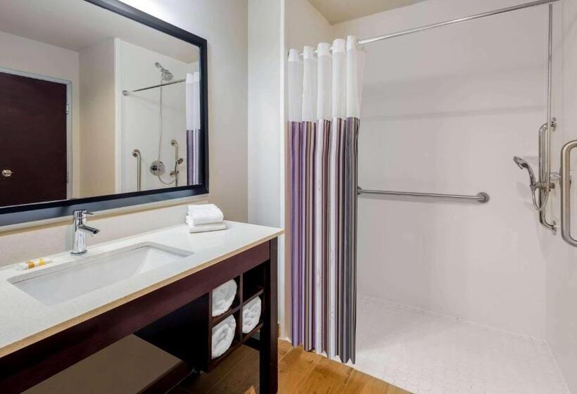 هتل La Quinta By Wyndham Mcallen Convention Center