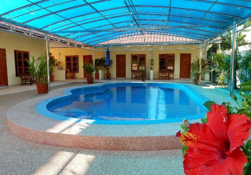 فندق Malee Resort