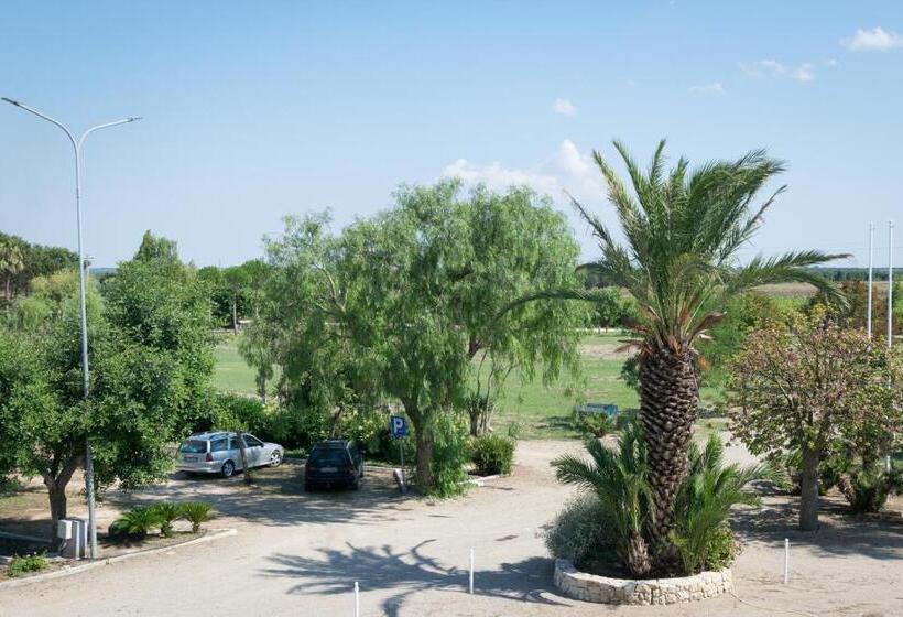 Отель Masseria Mazzetta Salento Corte Del Falconiere B&b