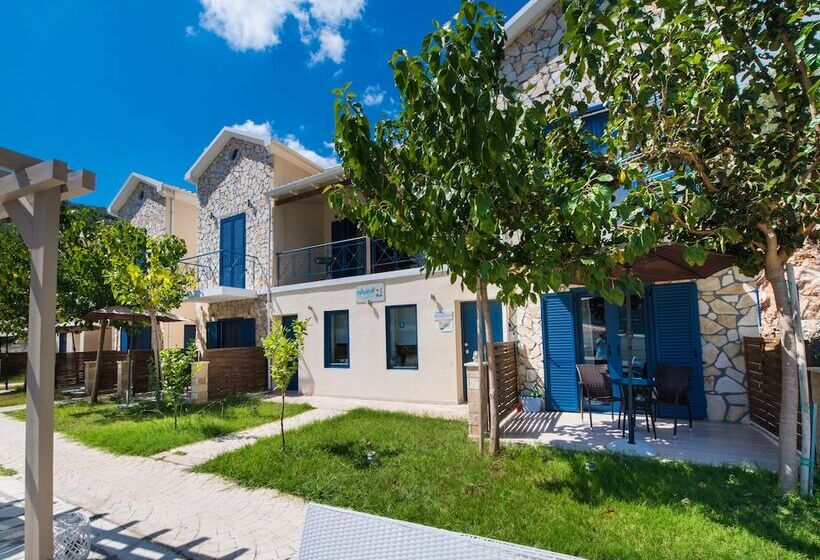 Ilianthos Apartments & Studios