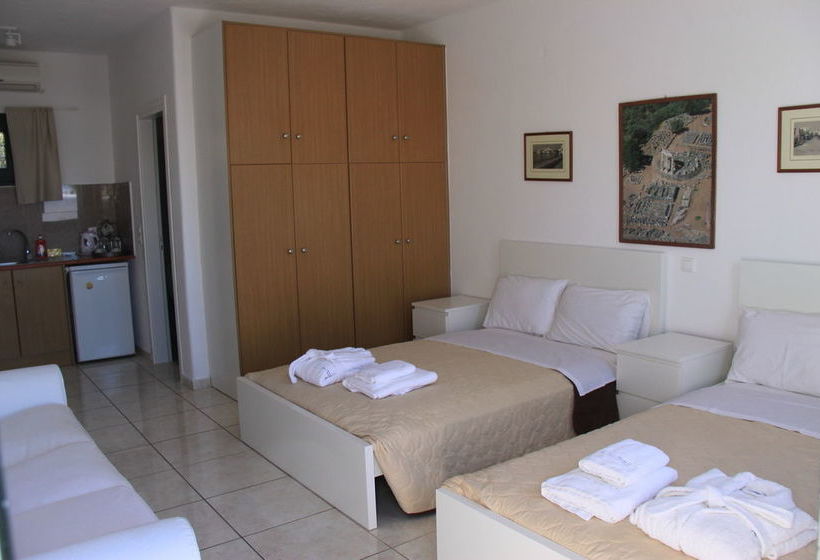 Maroulina's Boutique Studios & Apartments