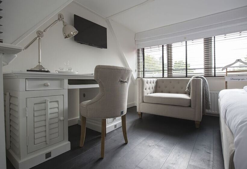 Zenzez Hotel & Lounge