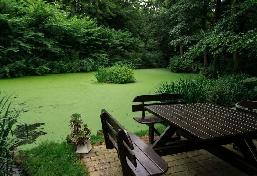 هتل By The Bridge Bed & Breakfast