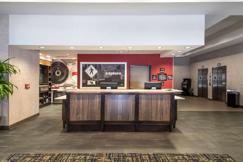 בית מלון כפרי Hampton Inn & Suites Tulsa Downtown