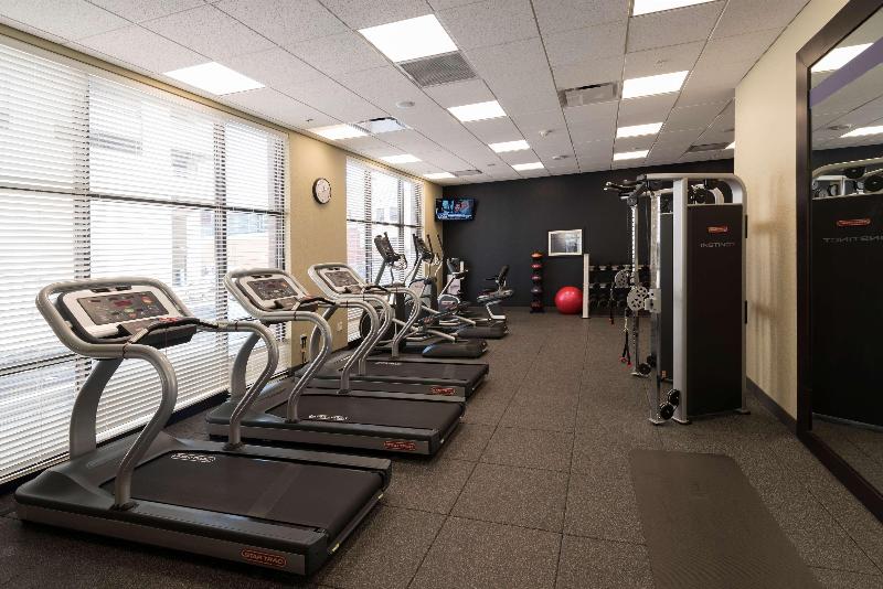 בית מלון כפרי Hampton Inn & Suites Tulsa Downtown
