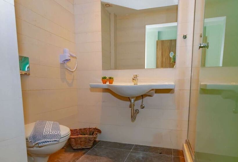 بنسيون Room In Guest Room   Room With Private Pool