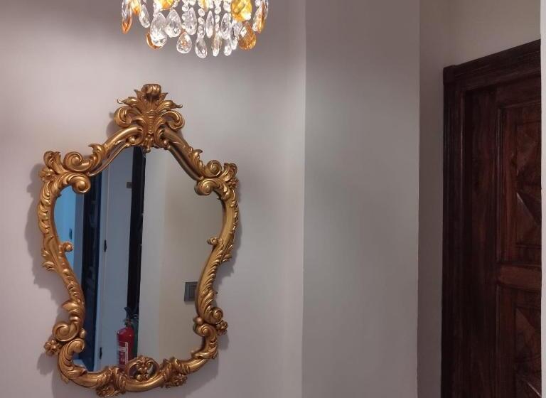 تختخواب و صبحانه Suite Comares