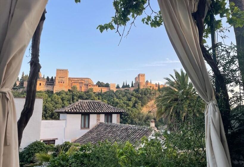 تختخواب و صبحانه Suite Comares