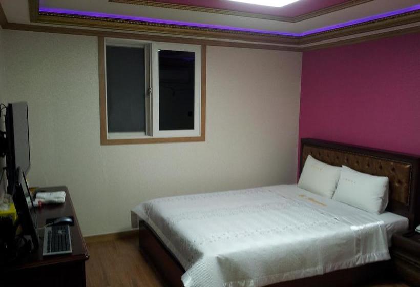 בית מלון כפרי Gwangju  Banana