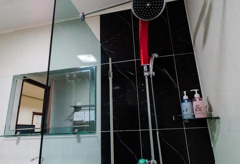 בית מלון כפרי Gwangju  Banana