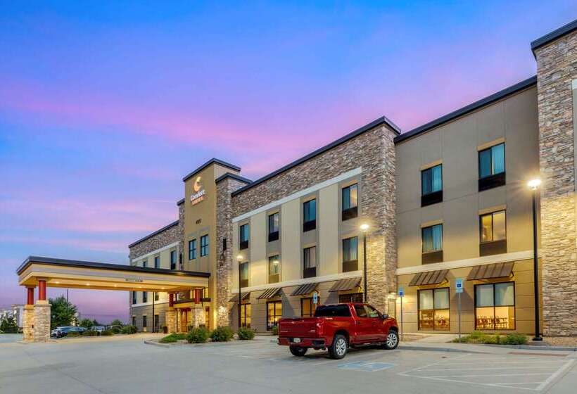 هتل Comfort Suites Loveland