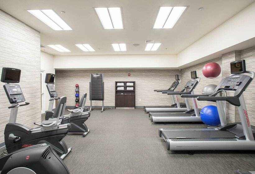 هتل Courtyard By Marriott New York Queens/fresh Meadows