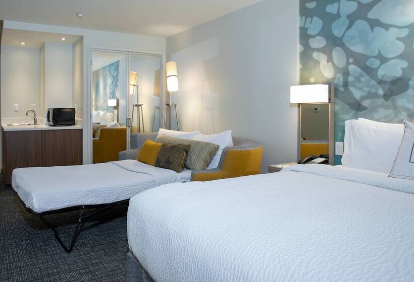 هتل Courtyard By Marriott New York Queens/fresh Meadows