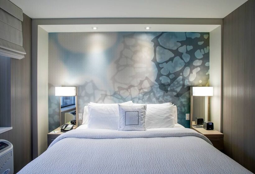 هتل Courtyard By Marriott New York Queens/fresh Meadows