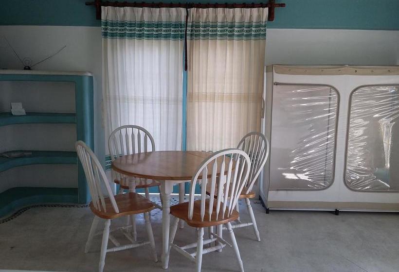 فندق Delphinus Inn