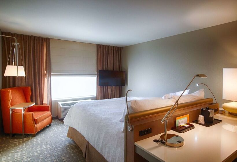 هتل Hilton Garden Inn Salina