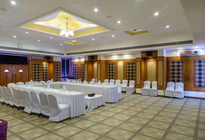 Отель Quality Inn Palms