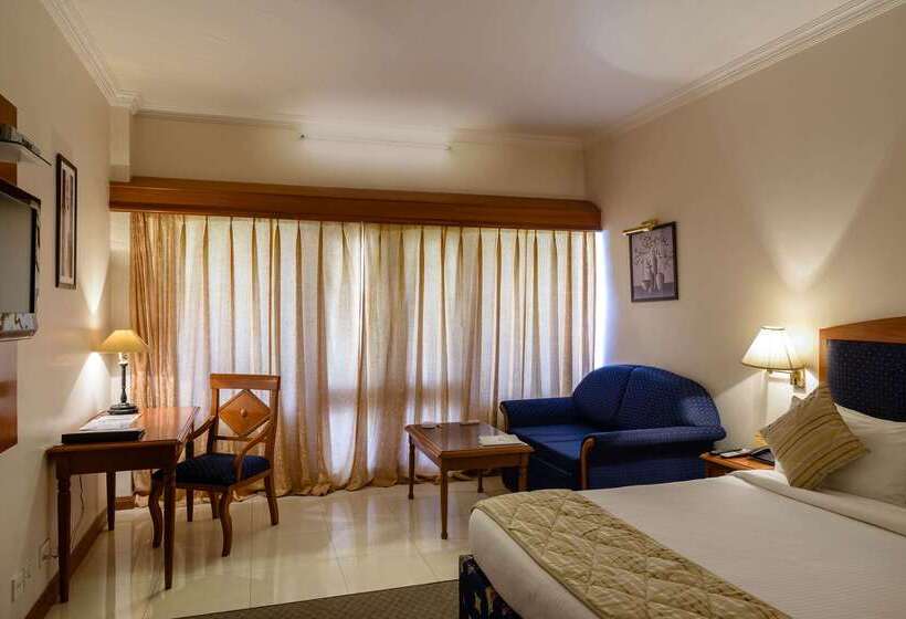 Отель Quality Inn Palms