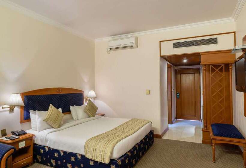 Отель Quality Inn Palms
