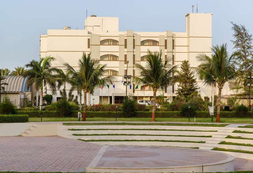 Отель Quality Inn Palms