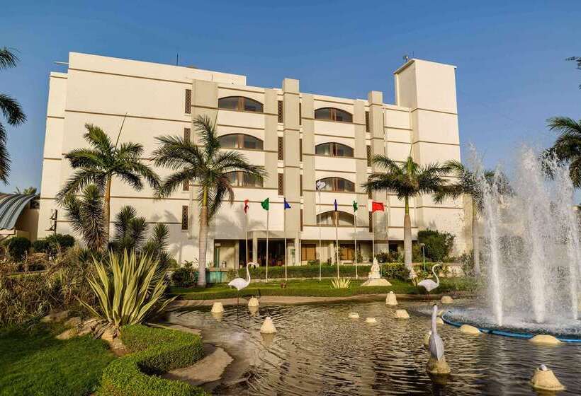 Отель Quality Inn Palms