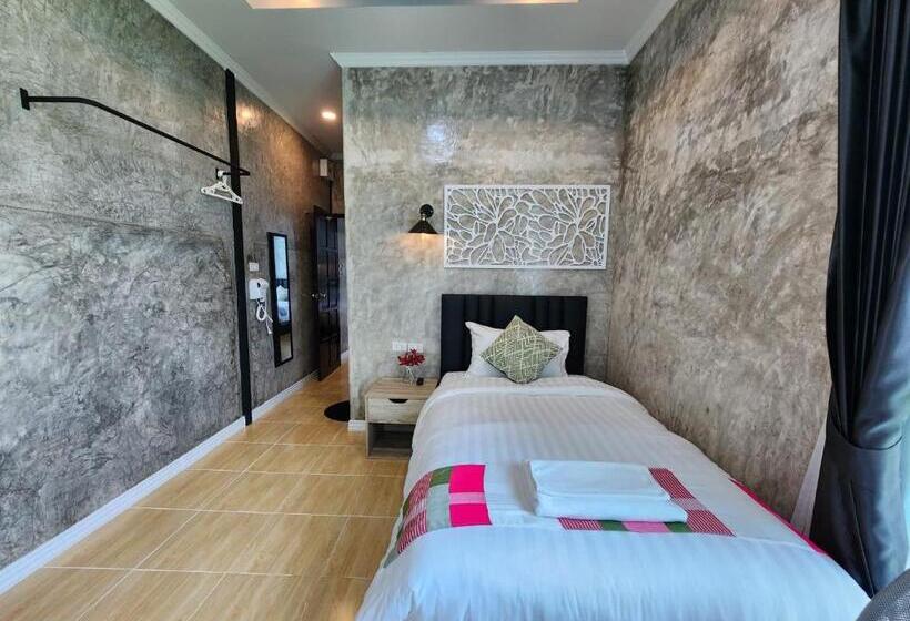 فندق ชิดชายชล รีสอร์ท น่าน