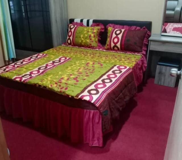 بنسيون Aqiza Home Kuala Krai