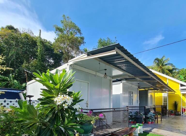 پانسیون Cheqma Tiny Chalet